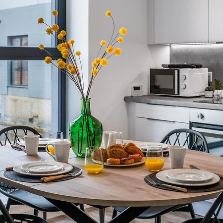 Potters Bar - Free Parking - Private Bathroom - Netflix - 4 Mins Walk To Station - 20 Mins Direct Trains To London Buitenkant foto