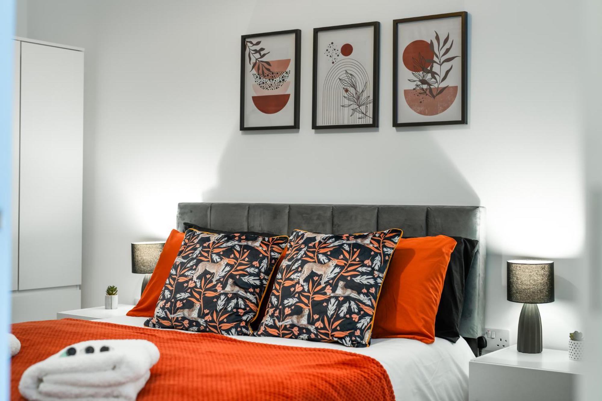 Potters Bar - Free Parking - Private Bathroom - Netflix - 4 Mins Walk To Station - 20 Mins Direct Trains To London Buitenkant foto