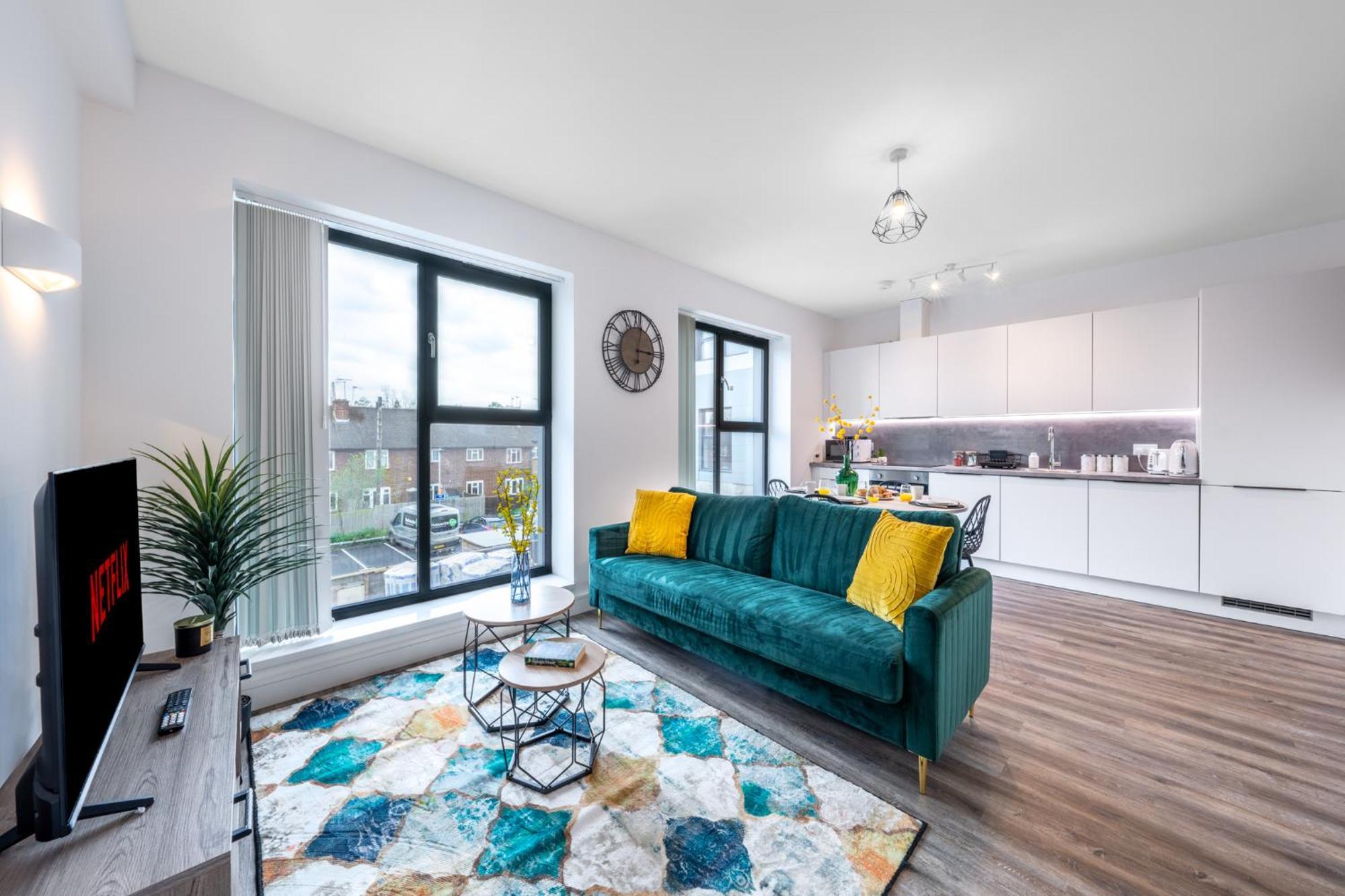Potters Bar - Free Parking - Private Bathroom - Netflix - 4 Mins Walk To Station - 20 Mins Direct Trains To London Buitenkant foto
